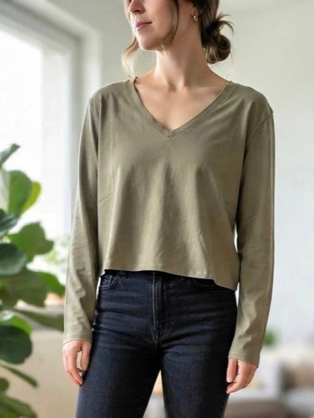 Athleta Essential V-Neck Long Sleeve Top Green Small
